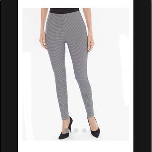 Chico’s SO SLIMMING HARPER
Houndstooth Leggings Black & White
